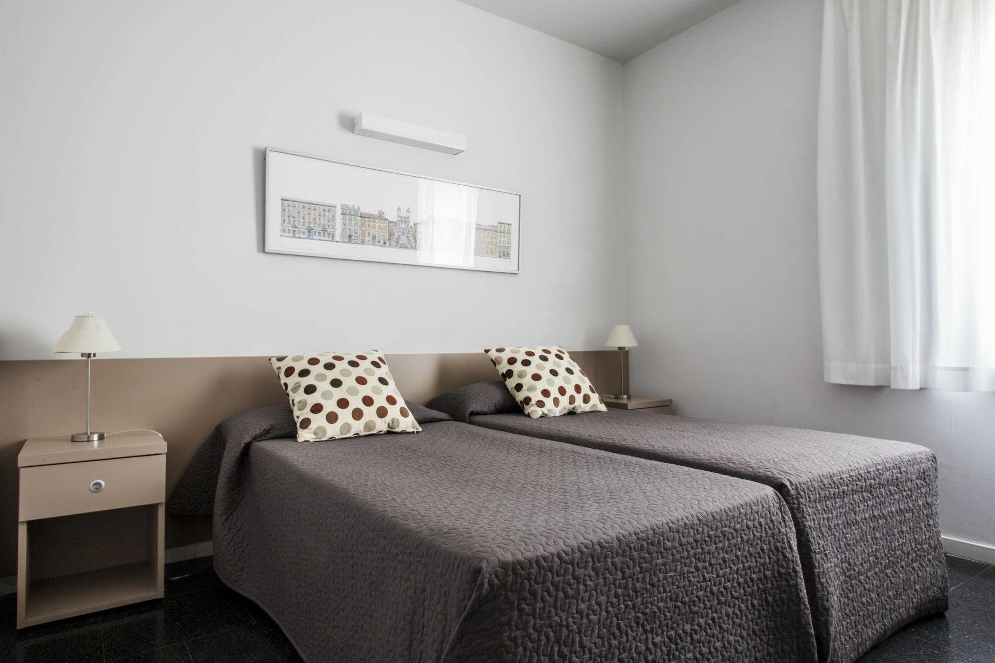 Residencia Universitaria Resa Roberto De Nobili Sant Cugat del Vallès Exterior foto