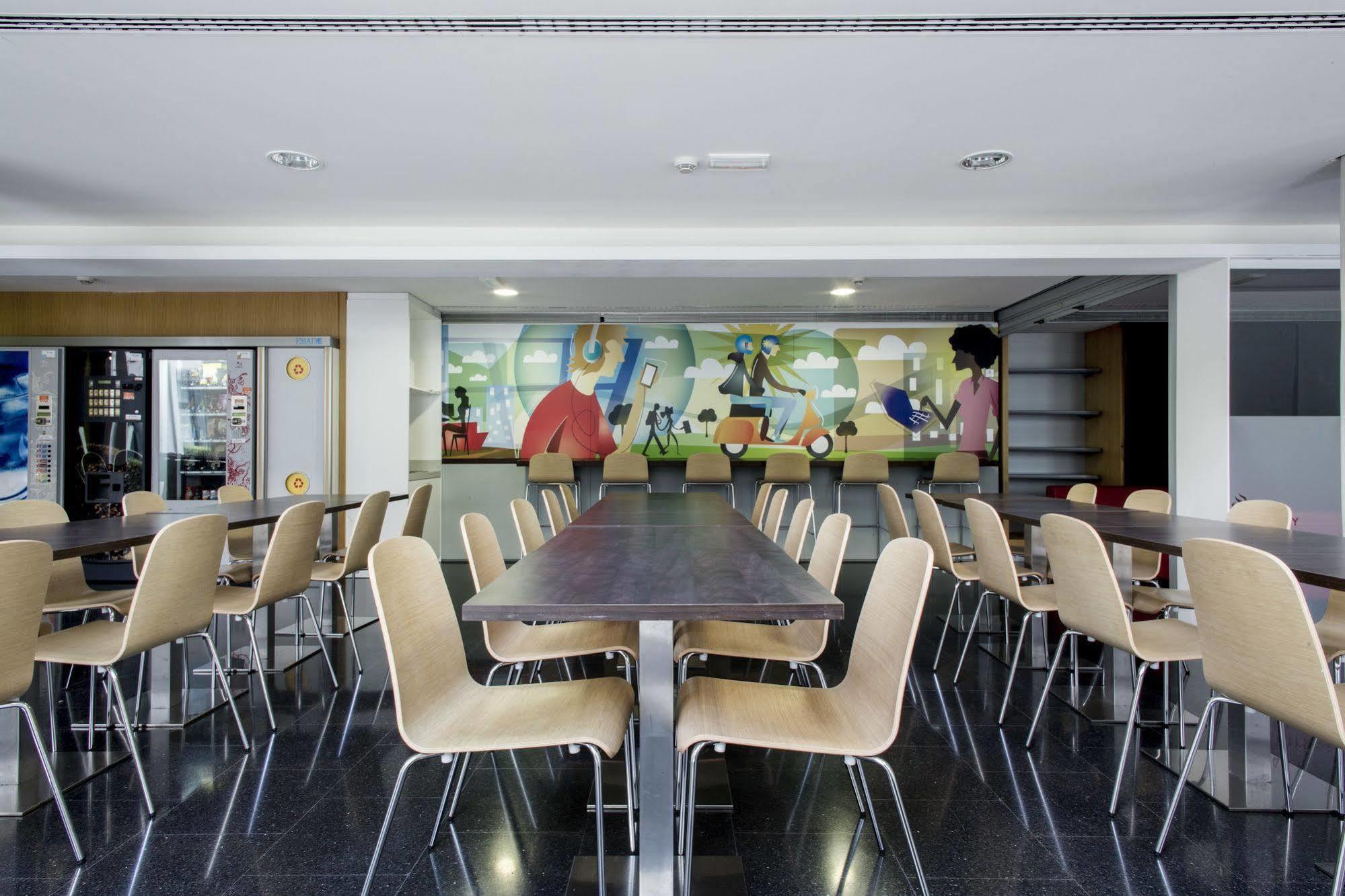 Residencia Universitaria Resa Roberto De Nobili Sant Cugat del Vallès Exterior foto
